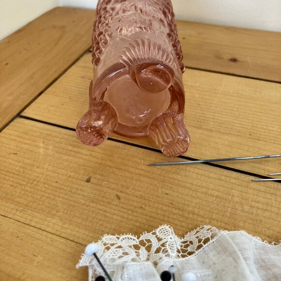 Pink Glass Hat Pin Holder with Collection of Vintage Long Hatpins & Sewing Pins - Picture 9 of 9